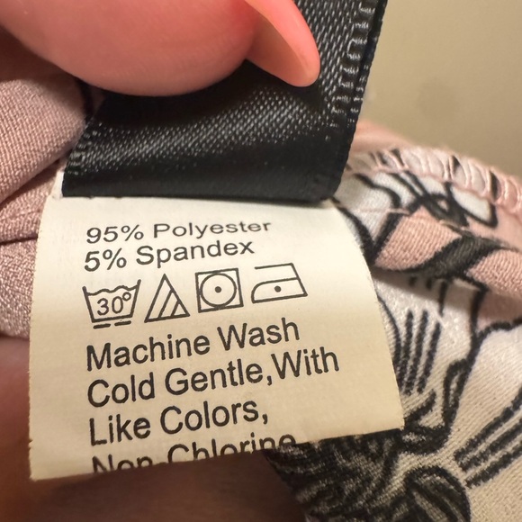 SHEIN White Lace Floral Romper - Picture 4 of 14